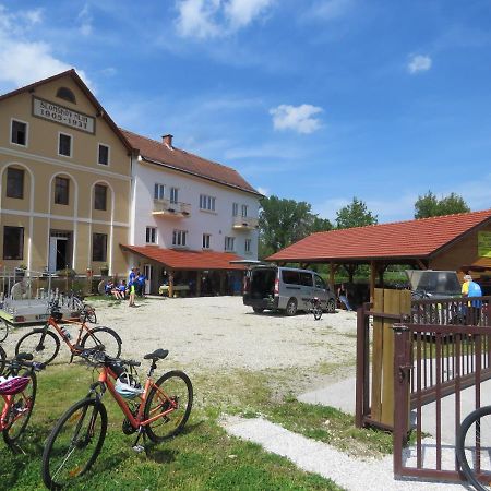 ליוטומר Mill House Apartment And Camping מראה חיצוני תמונה