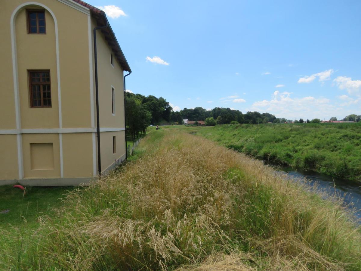 ליוטומר Mill House Apartment And Camping מראה חיצוני תמונה